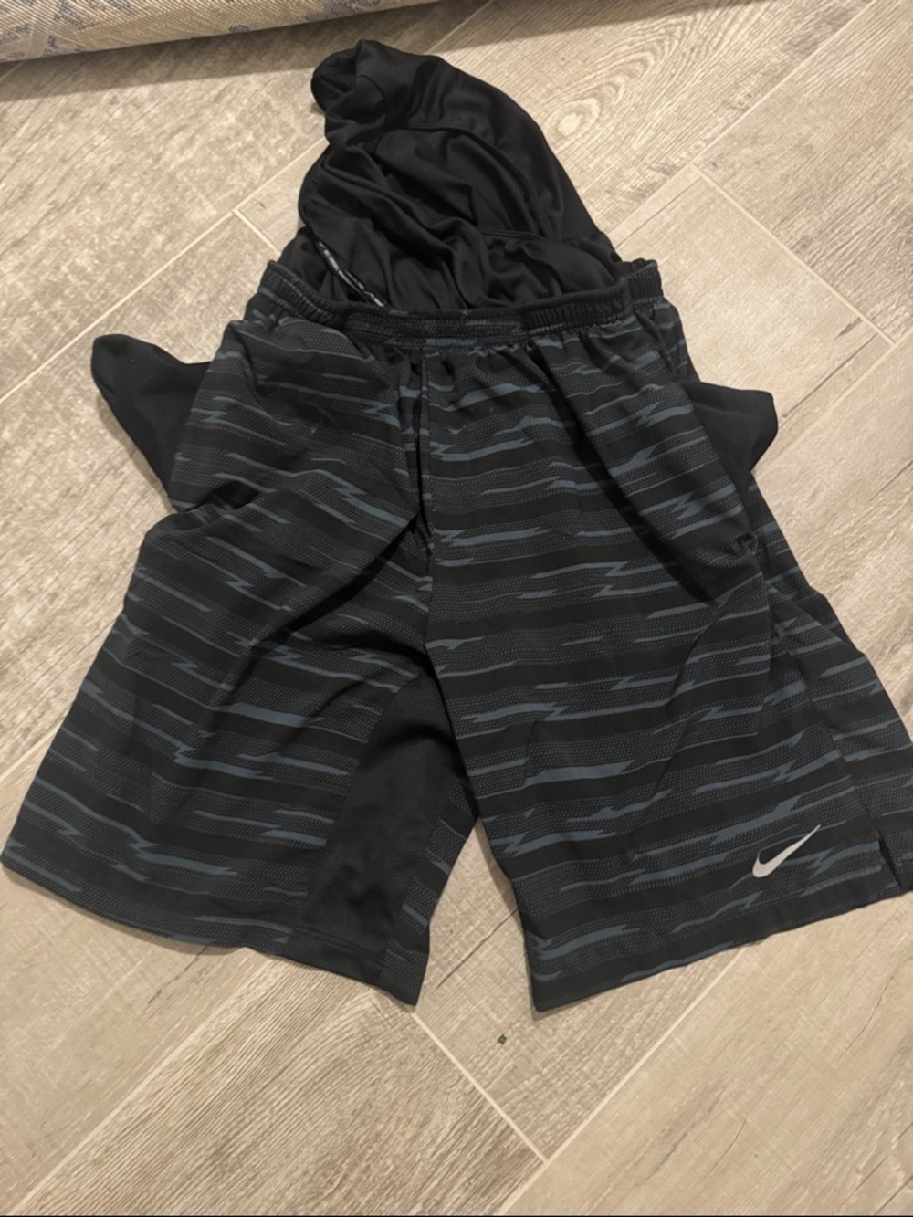 Nike Men's Black and Gray Patterned Athletic Shorts - Picture 6 of 8